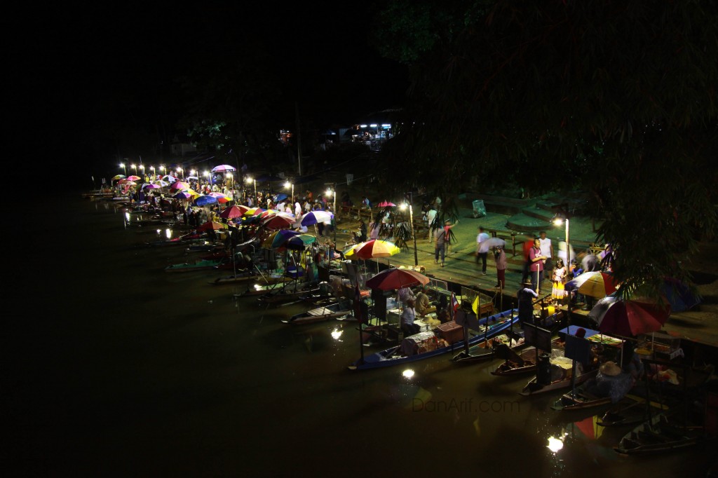 Floating Market at night